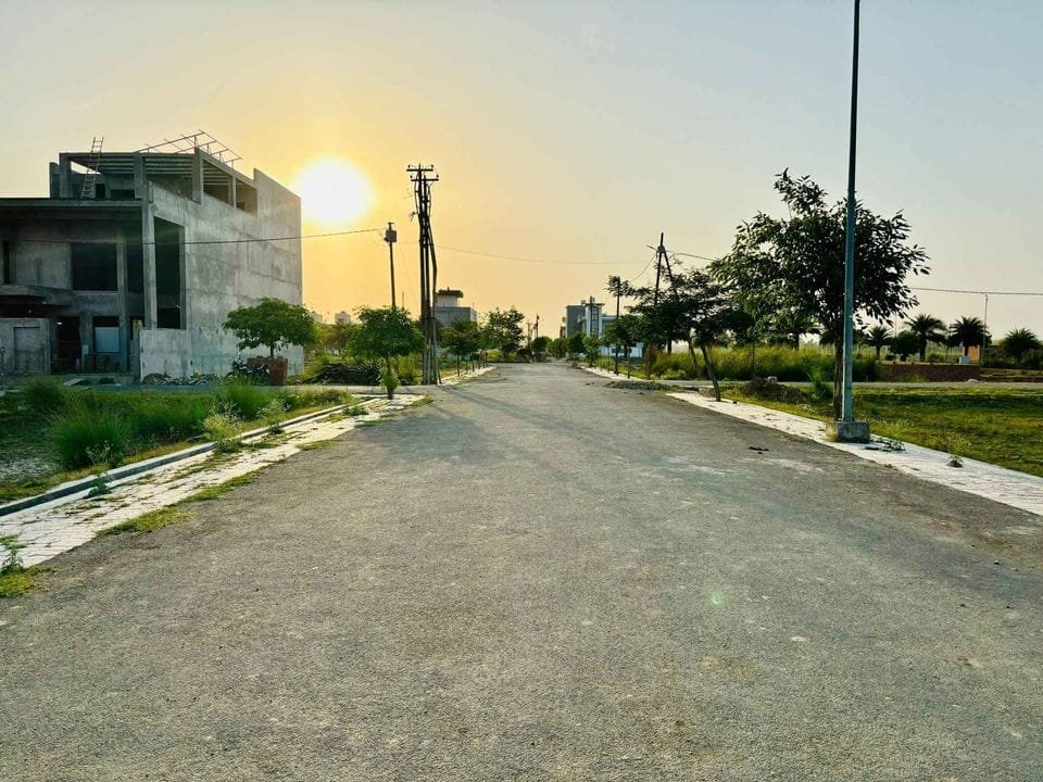 lucknow greens township